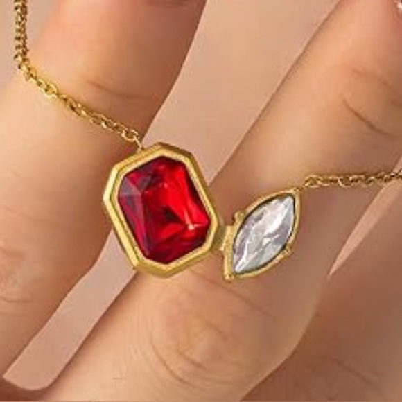 Stunning Lord & Taylor Red And white Crystal gemstone necklace - Picture 2 of 3